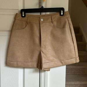 Avec les filles faux leather shorts